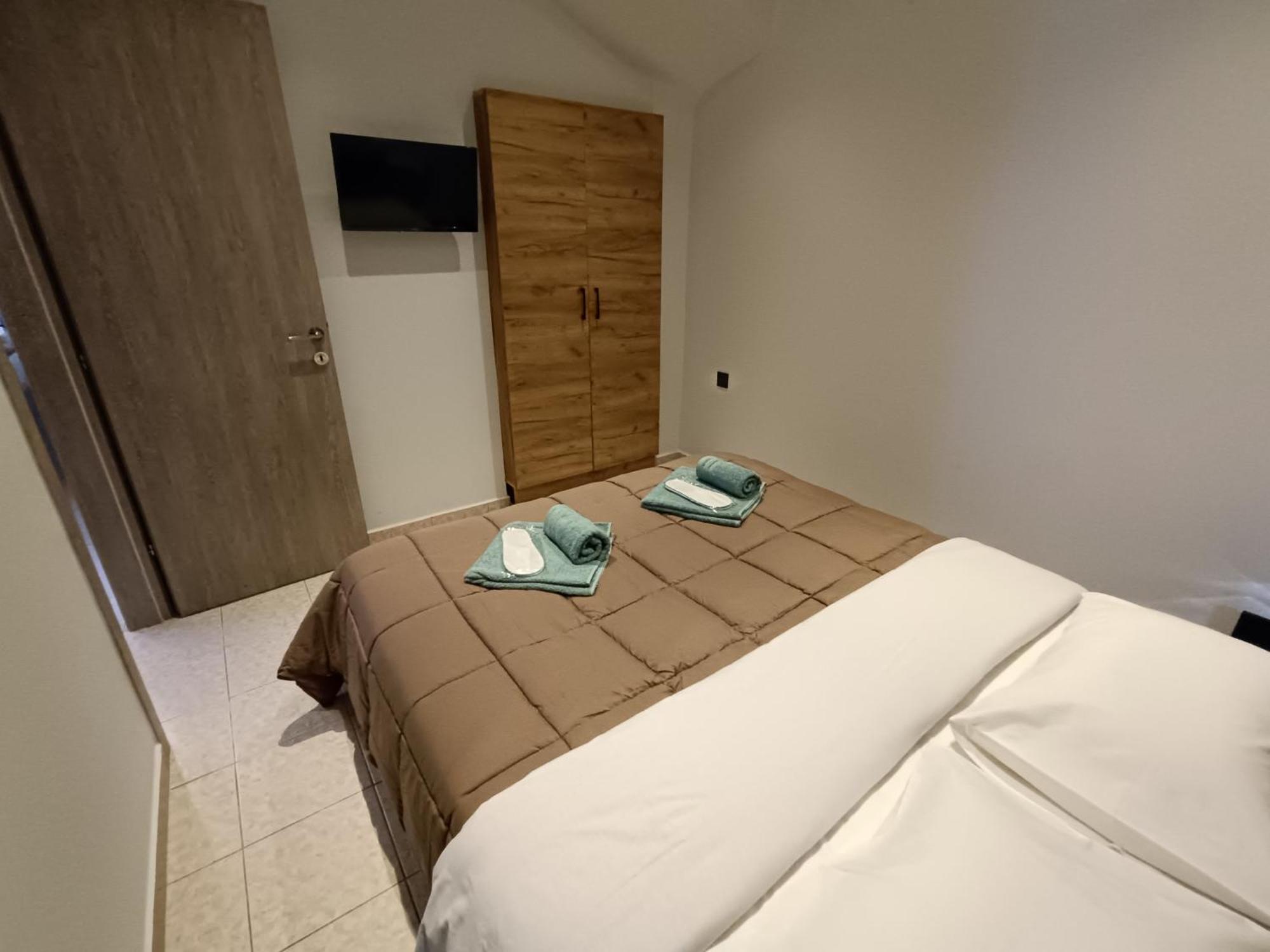 Giolanda Patrasso - Modern Apartment In The Center Of パトラ エクステリア 写真